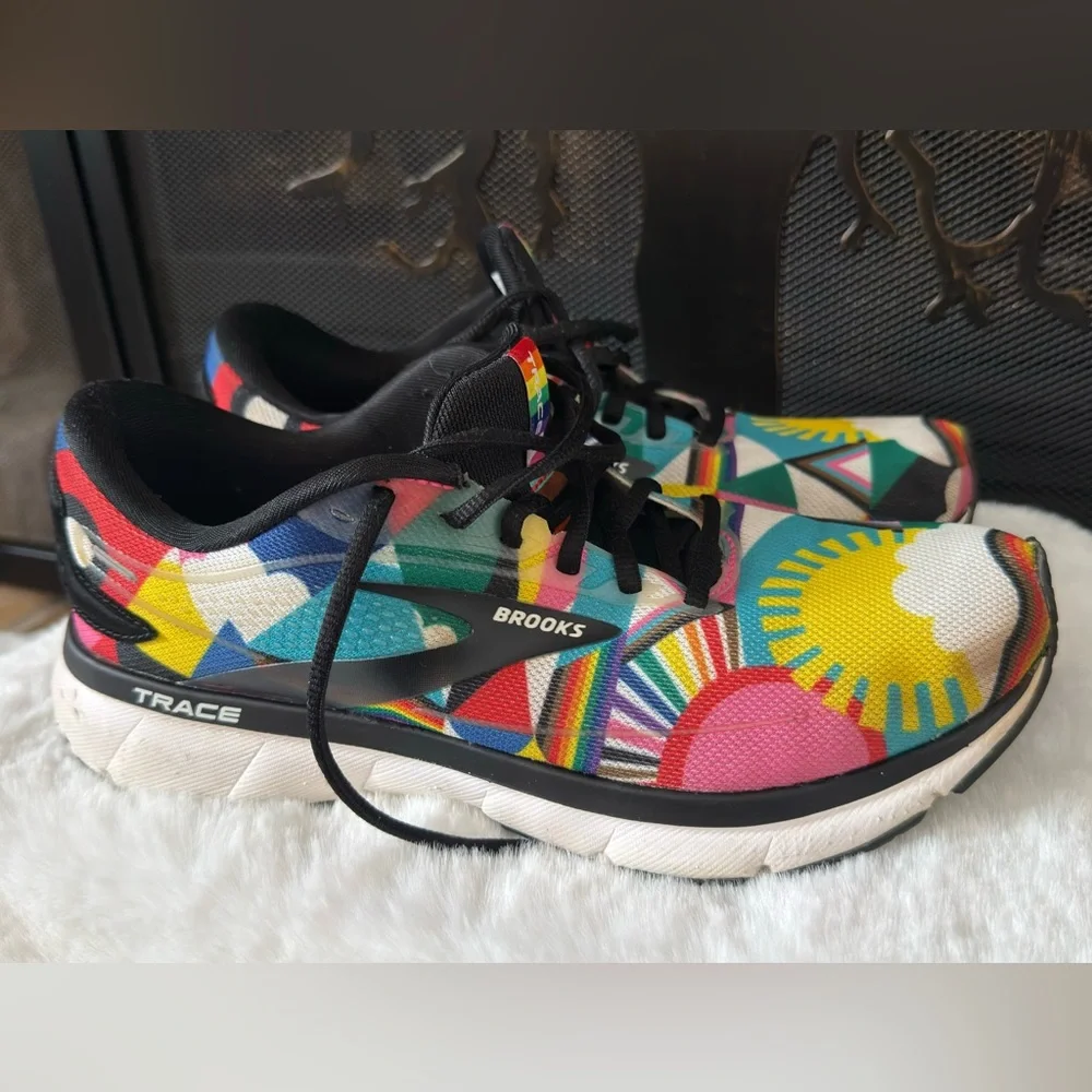 Brooks Colorful Athletic Shoes - Picture 11 of 11